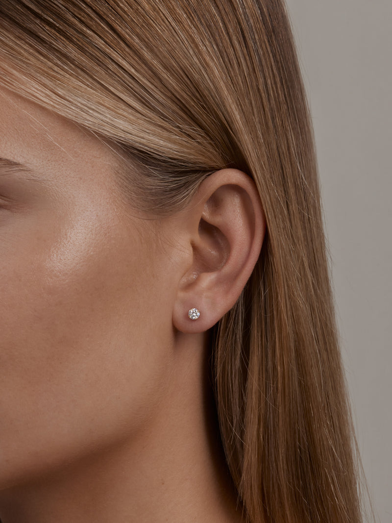 Round Diamond Studs