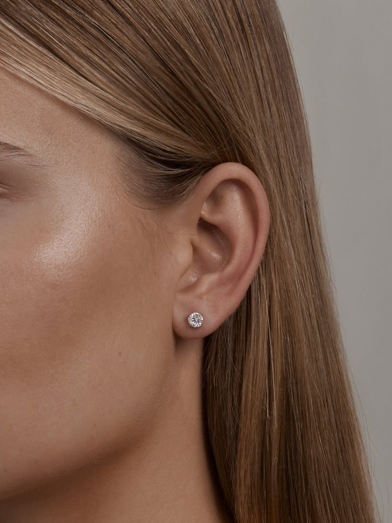 Round Diamond Studs