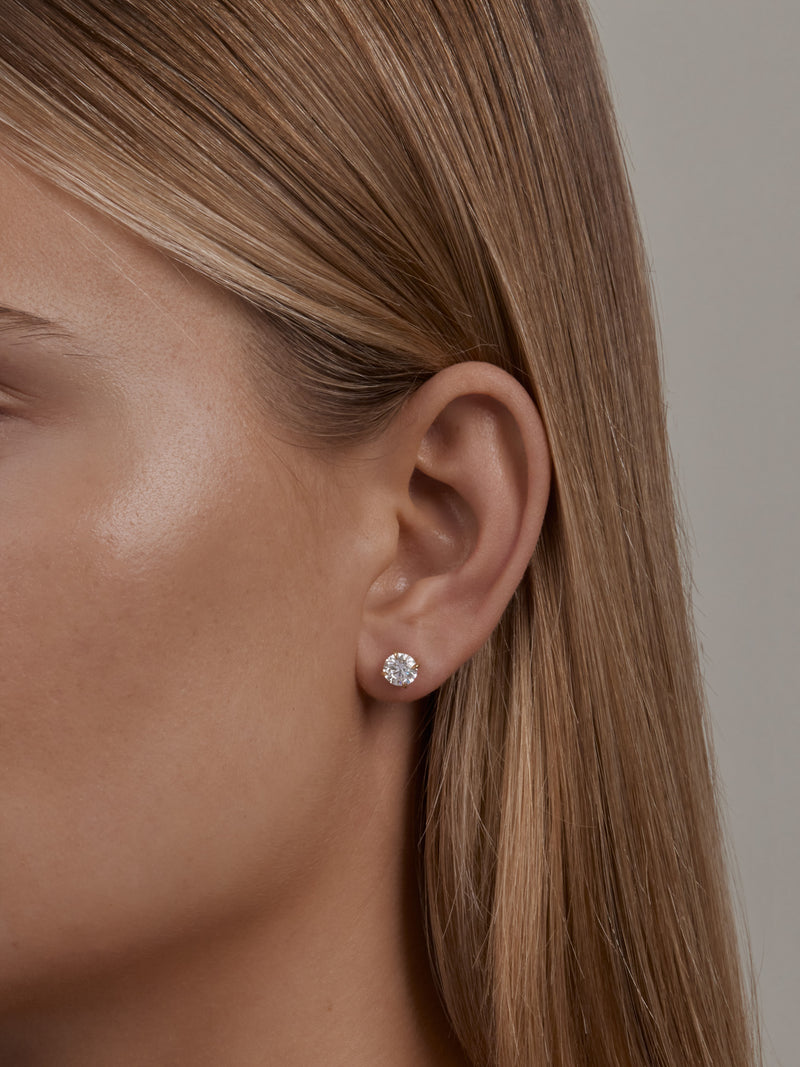 Round Diamond Studs