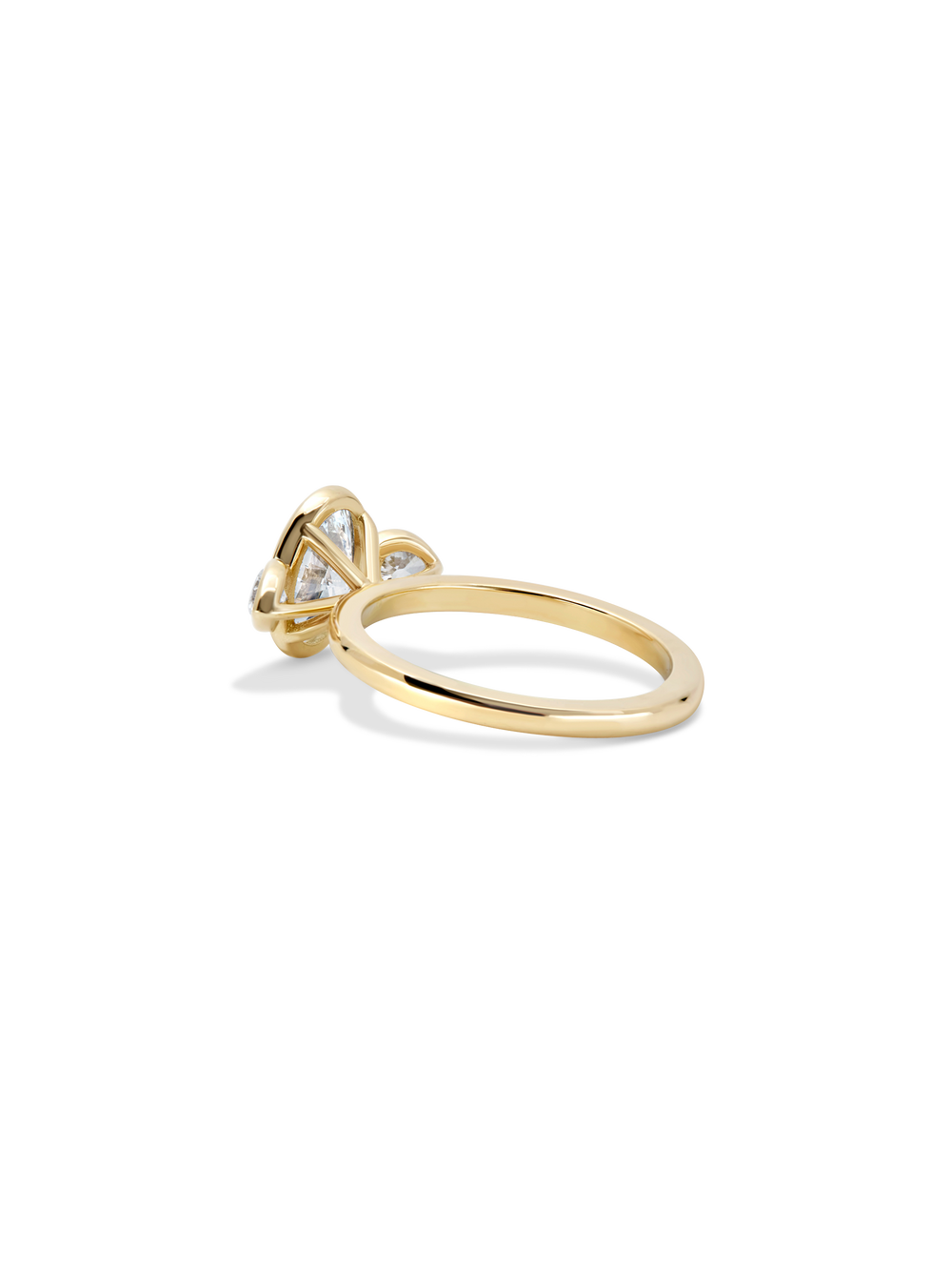 1.36ct Oval Bezel Amira - View 