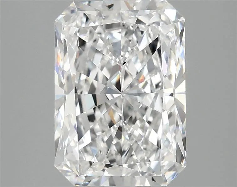 2.96ct Radiant Lab Grown Diamond (Colour E, Clarity VVS2, IGI Certified) - View 