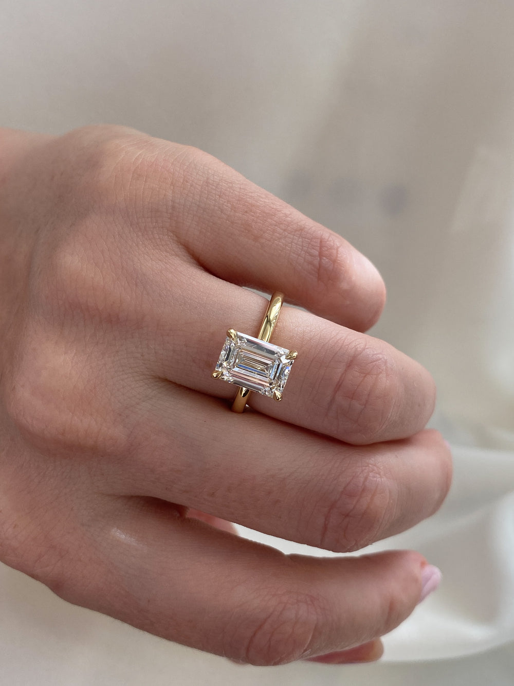 3.10ct Emerald Ceremonial Solitaire Ring - View 