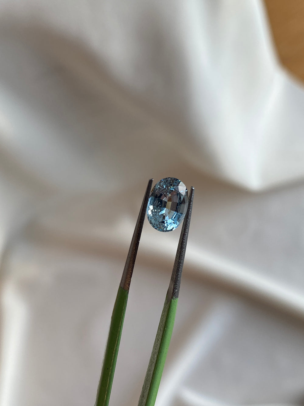 1.46ct Light Blue Oval Aquamarine - View 