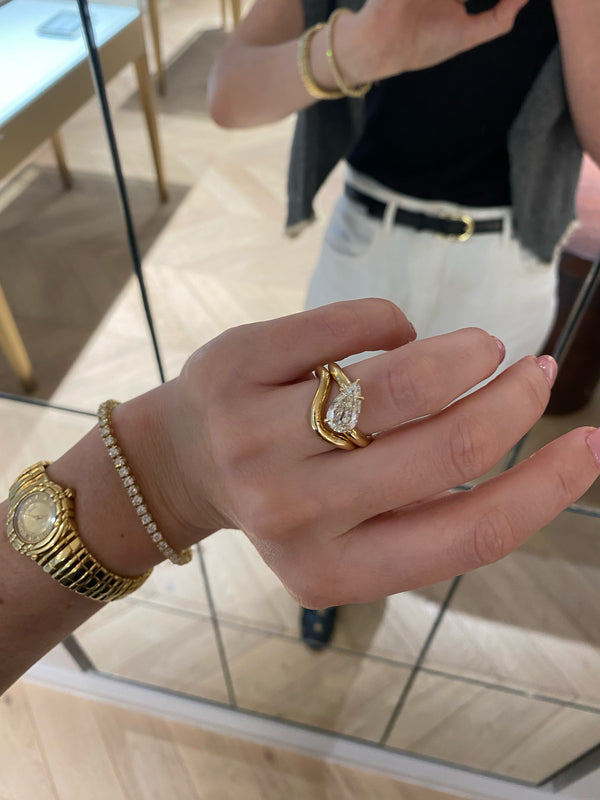 Pear Ready-To-Wear Engagement Rings