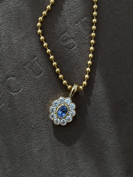 Oval Sapphire Solene Pendant